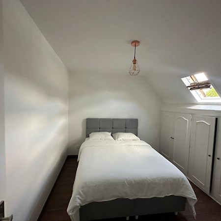 Appartement Calme Moderne Proche De Disneyland Wifi & Cafe Gratuit & Arrivee Autonome Биси Сен Жорж Екстериор снимка