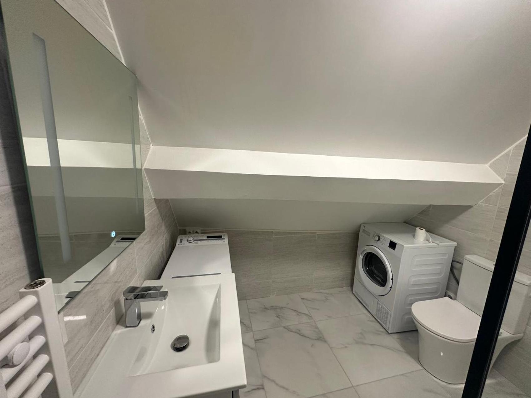 Appartement Calme Moderne Proche De Disneyland Wifi & Cafe Gratuit & Arrivee Autonome Биси Сен Жорж Екстериор снимка