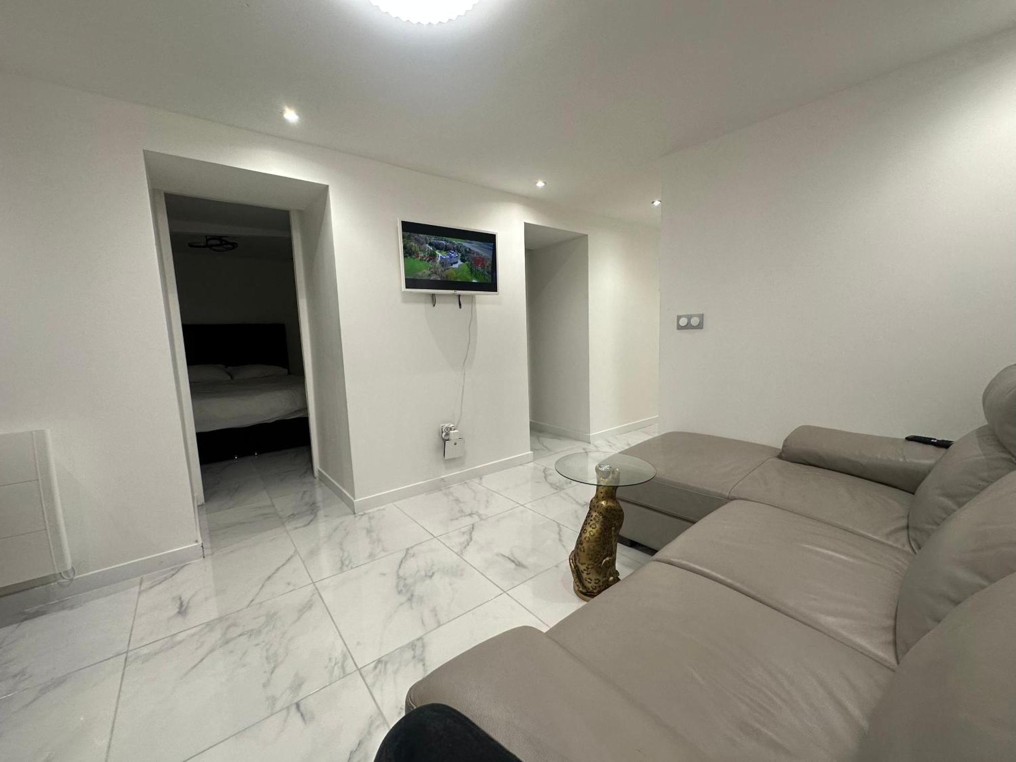 Appartement Calme Moderne Proche De Disneyland Wifi & Cafe Gratuit & Arrivee Autonome Биси Сен Жорж Екстериор снимка